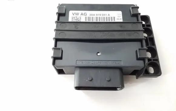 Volkswagen Tiguan Power management control unit 3AA919041A