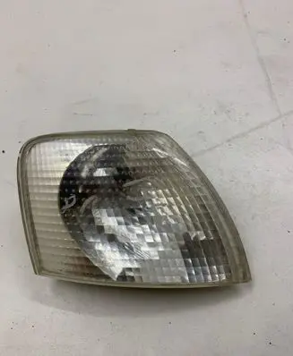 Volkswagen PASSAT B5 Front indicator light 3B0953050C