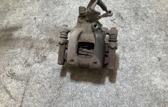 Skoda Yeti (5L) Rear brake caliper
