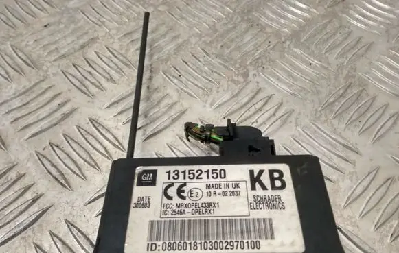 Opel Vectra C Tire pressure sensor 13152150