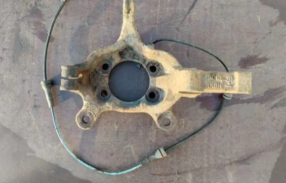 Nissan Juke I F15 Front wheel hub spindle knuckle 400151KK0H 400151KK0A