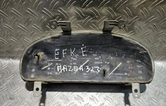 Mazda 323 F Speedometer (instrument cluster) 769809783