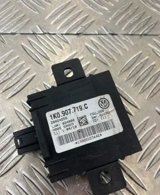 Audi A3 S3 8P Alarm control unit/module 1K0907719C 28024256 19800DD364E