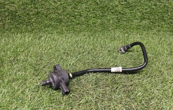 Ford Focus Vacuum valve BV619G866AA
