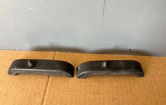 Chevrolet Corvette Radiator mount bracket 