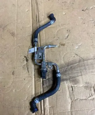 Porsche Macan (95B) Fuel line pipe 94611023504 X5CMN11810