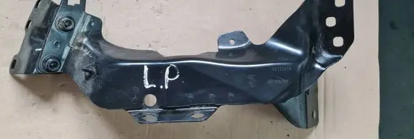 Fender mounting bracket