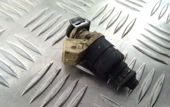 Fuel injector