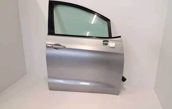 Chrysler Pacifica Front door