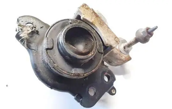 Engine mount bracket