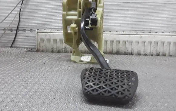 BMW 5 E60 E61 Brake pedal 675994707