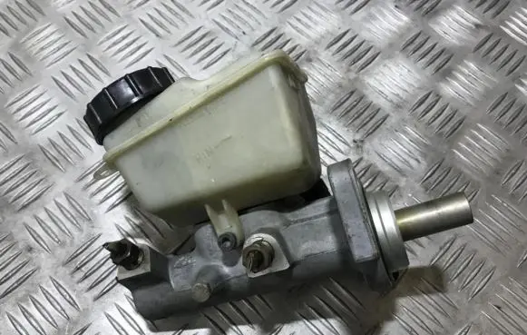 Volvo V70 Master brake cylinder 8646006