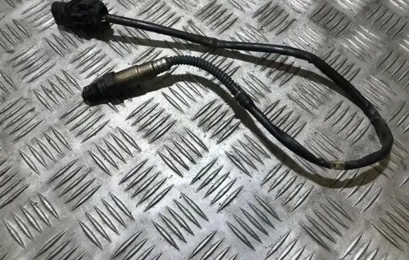 Volkswagen Golf V Lambda probe sensor 0281004042 0281004043