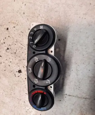 Ford Focus Climate control unit 98AB18C419