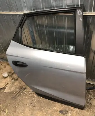 Seat Arona Rear door
