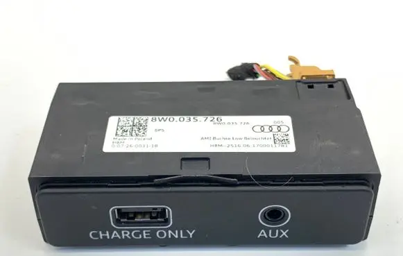 Audi A4 S4 B9 8W USB socket connector 8W0035726