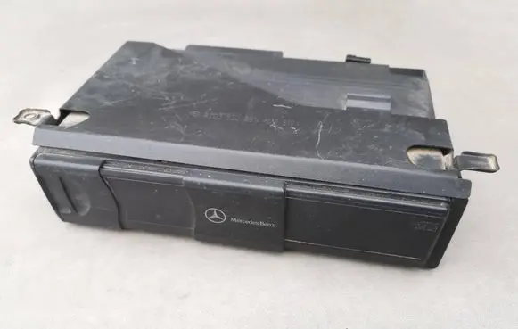 Mercedes-Benz CLK A209 C209 CD/DVD changer A2038209089 020109 MC3010