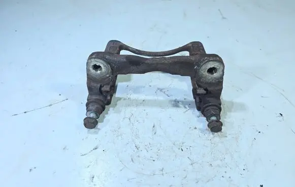 Toyota Prius (XW30) Front Brake Caliper Pad/Carrier 25VT