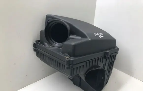 Volvo S80 Air filter box 6893747