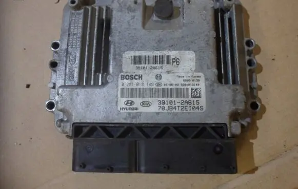 KIA Rio Engine control unit/module 0281013149
