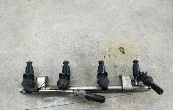 Audi A4 S4 B7 8E 8H Fuel main line pipe 06B133317AF
