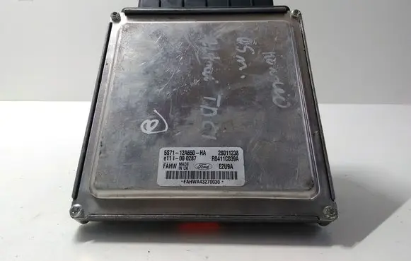 Ford Mondeo Mk III Engine control unit/module 5S7112A650HA R0411C039A