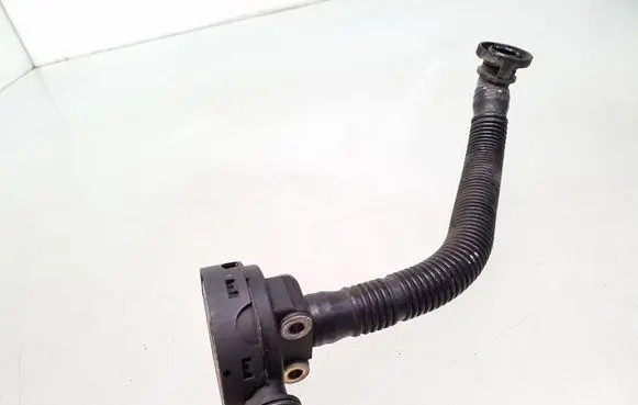 Volkswagen Polo Breather/breather pipe/hose 03E103765B 03E103201B