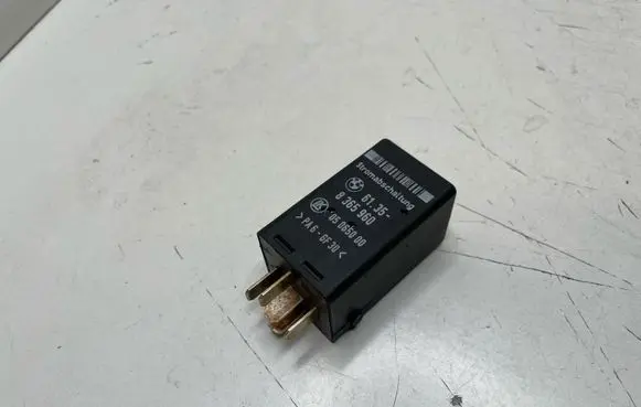 BMW 5 E39 Other relay 6135 8365960 05065000