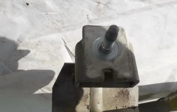 Peugeot 307 Tailgate/trunk/boot hinge