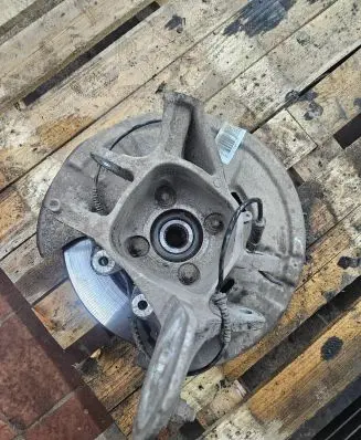 BMW 5 F10 F11 Rear wheel hub 6796099