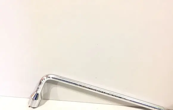 Mercedes-Benz ML W166 Wheel nut wrench A2215810001