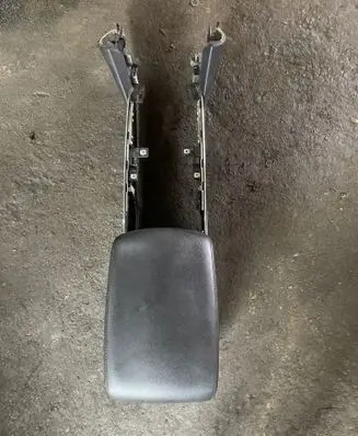 Infiniti FX Armrest P13293B11000