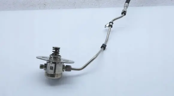 BMW 1 F20 F21 Fuel injection high pressure pump 7642466