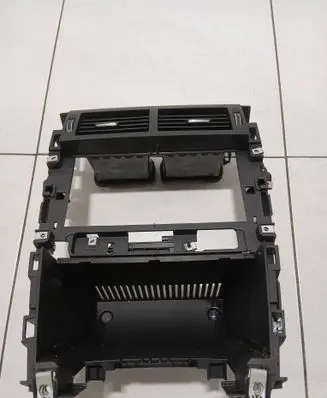 Land Rover Discovery Sport Dash center air vent grill FK7204634AG