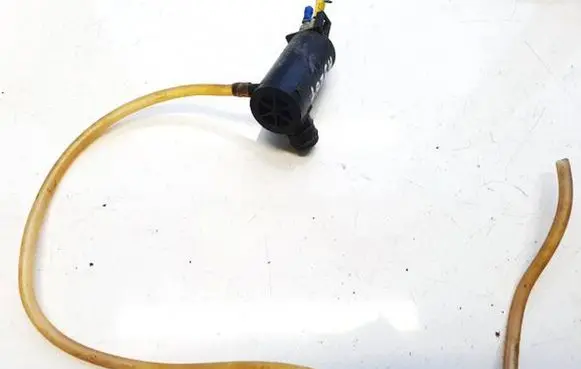 Honda CR-V Windscreen/windshield washer pump 1604