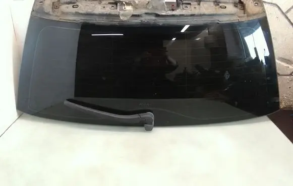 BMW 3 E46 Opening tailgate glass 