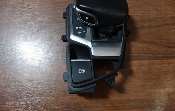 Audi Q7 4M Gear shifter/selector 4M1713111Fq7