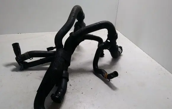 Renault Latitude (L70) Engine coolant pipe/hose