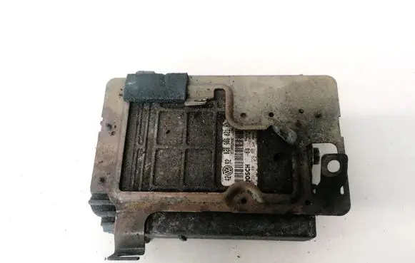 Volkswagen Golf III Engine control unit/module 028906021hd 0281001729