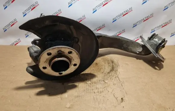 BMW 2 F45 Rear wheel hub spindle/knuckle 6851580 8842880