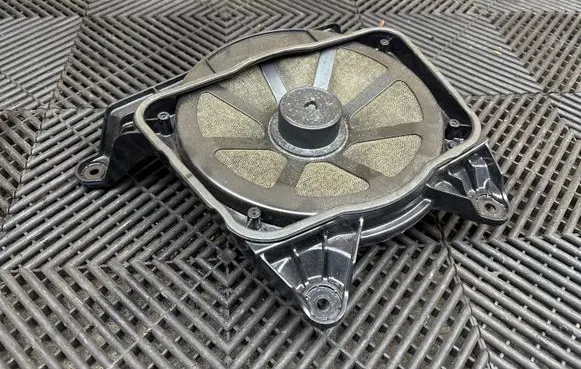 Audi A8 S8 D4 4H Subwoofer speaker 315048001 5292014 3150482001