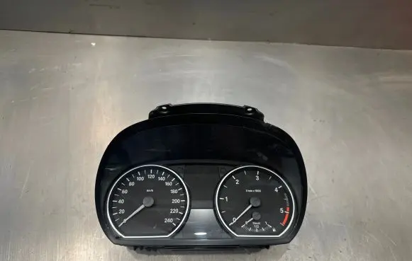 BMW 1 E81 E87 Speedometer (instrument cluster) 9187330 403205200 170316770