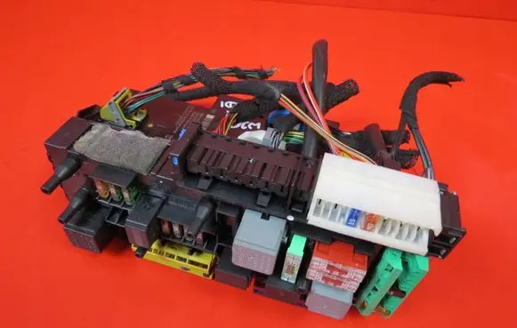 Mercedes-Benz E A207 SAM control unit 2129000404