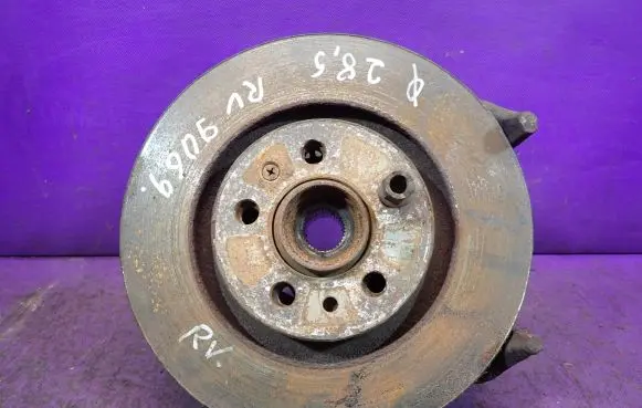 Volkswagen Golf IV Front wheel hub spindle knuckle