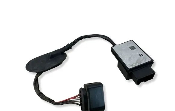 Skoda Fabia Mk3 (NJ) Fuel pump relay 1K0906093H 1066040022