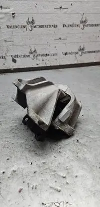 Mitsubishi Outlander Engine mount bracket 