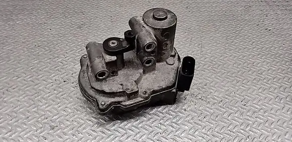 Audi A8 S8 D3 4E Intake manifold valve actuator/motor 057129086L