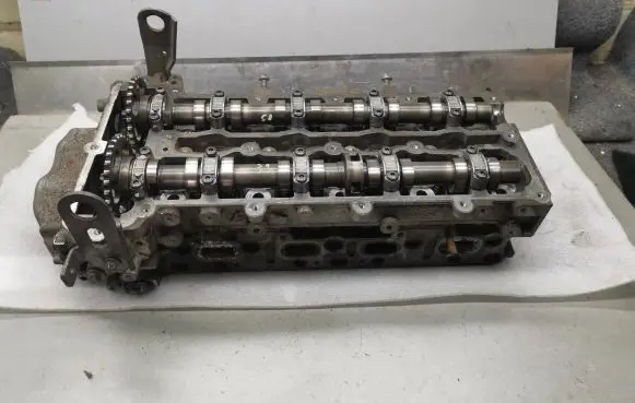 Mercedes-Benz Sprinter W906 Engine head A6510100217 A6510501001 A6510500901