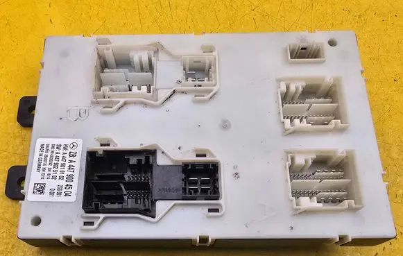 Mercedes-Benz Vito Viano W447 Comfort/convenience module A4479004504 A4479010102 A4479025102