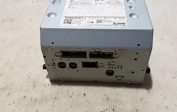 Head unit multimedia control